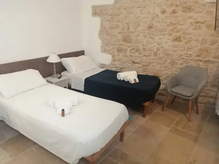 La camera con due letti singoli