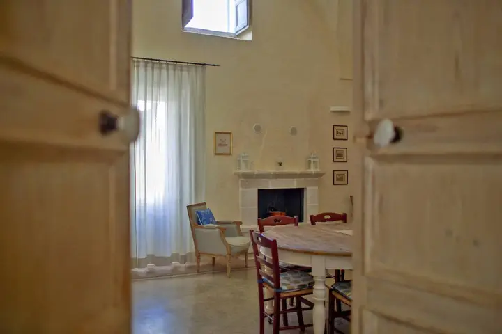 Soffitti alti e porte antiche